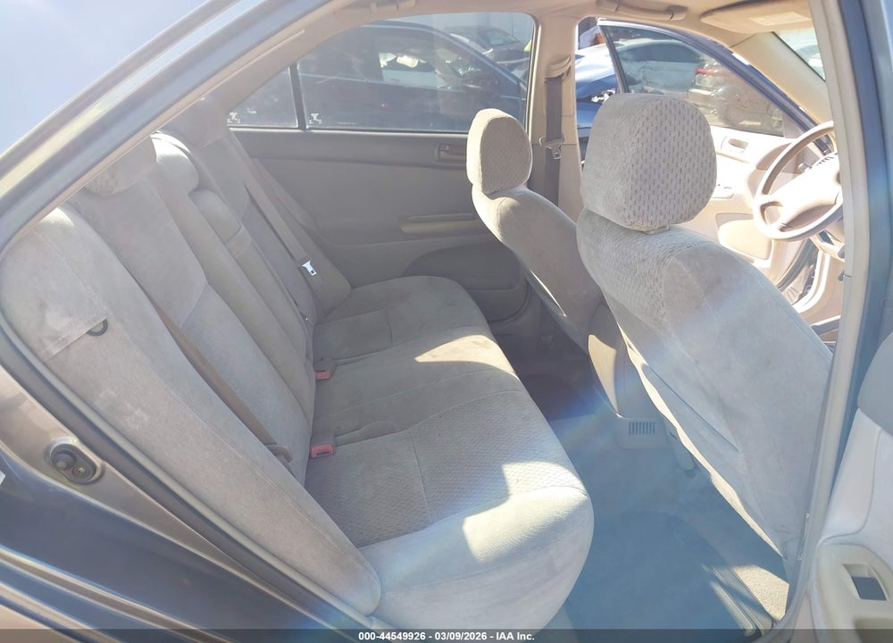 2002 TOYOTA CAMRY LE VIN: 4T1BE32K62U567668