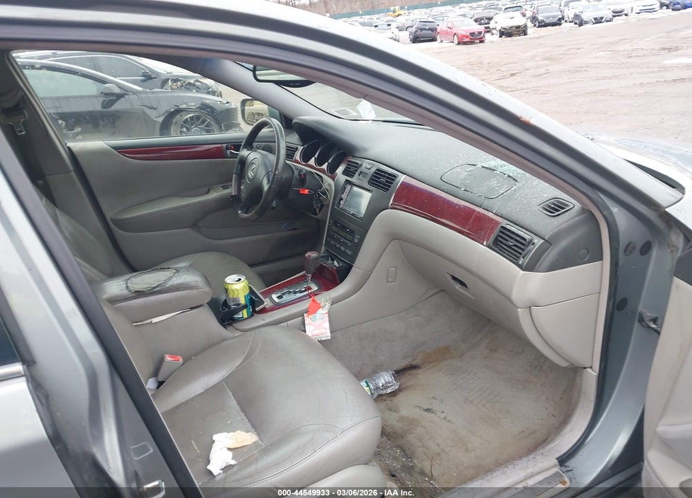 2002 LEXUS ES 300 VIN: JTHBF30G120042443