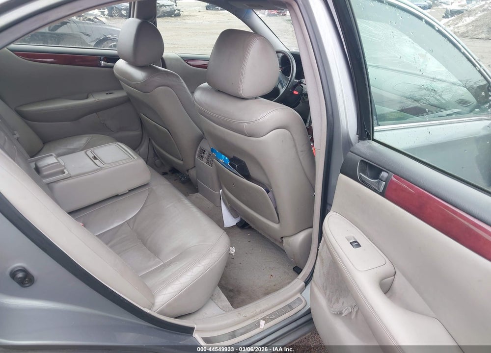 2002 LEXUS ES 300 VIN: JTHBF30G120042443