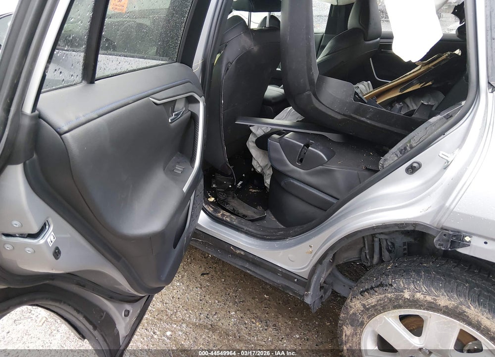 2019 TOYOTA RAV4 HYBRID XSE VIN: JTMEWRFV1KD509618