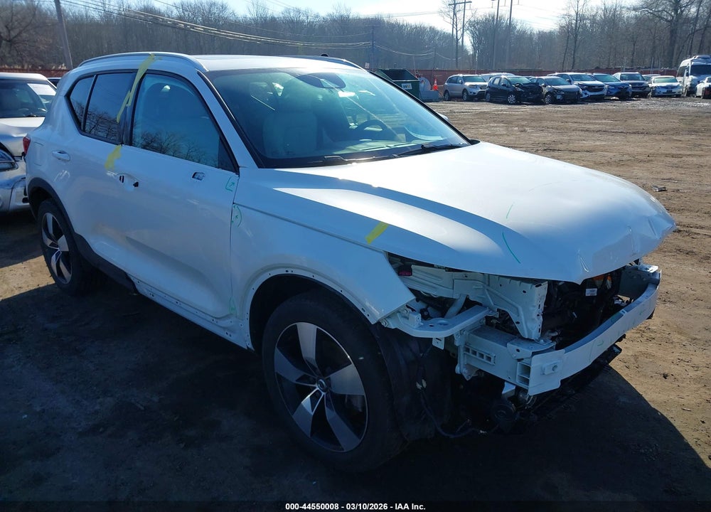 2021 VOLVO XC40 T5 MOMENTUM VIN: YV4162UK7M2583085