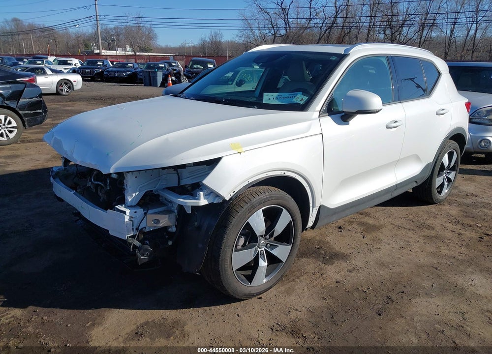 2021 VOLVO XC40 T5 MOMENTUM VIN: YV4162UK7M2583085