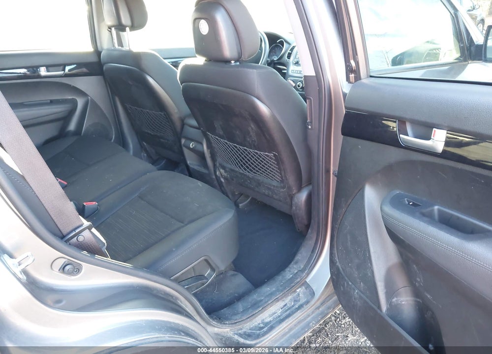 2014 KIA SORENTO LX VIN: 5XYKT3A64EG496149