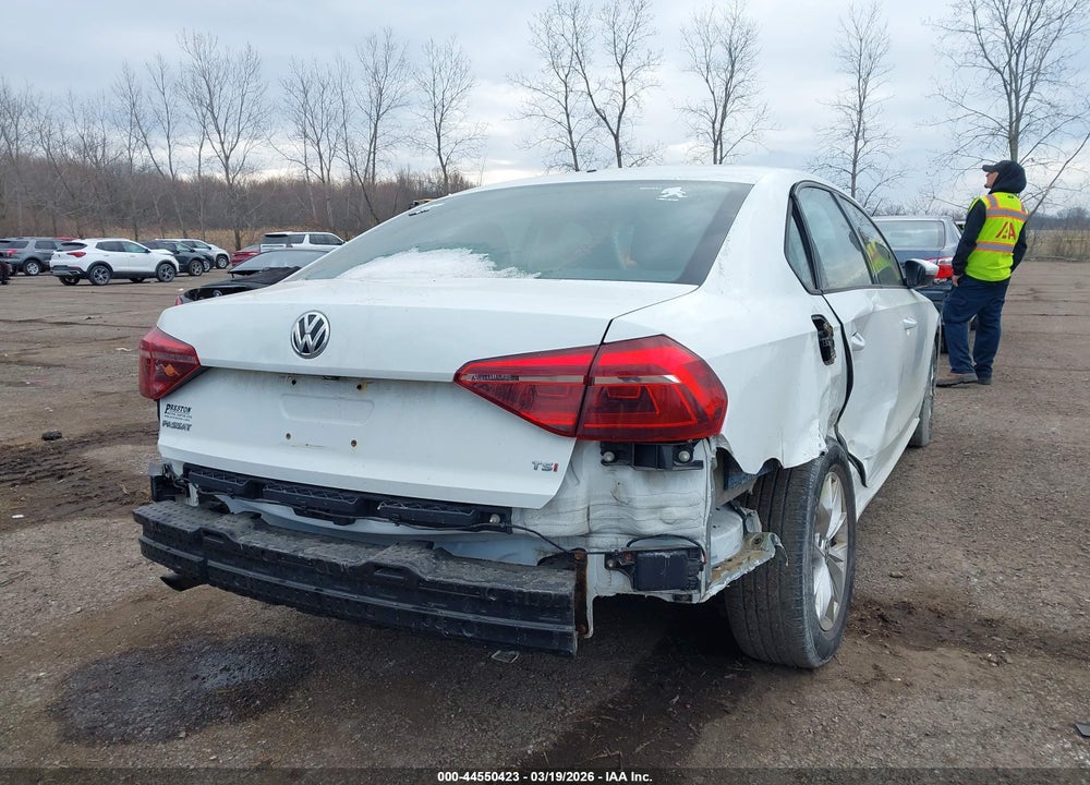 2018 VOLKSWAGEN PASSAT 2.0T R-LINE/2.0T S VIN: 1VWAA7A36JC029101
