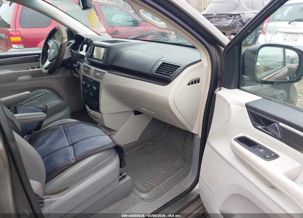 2010 VOLKSWAGEN ROUTAN SE VIN: 2V4RW3D15AR360002