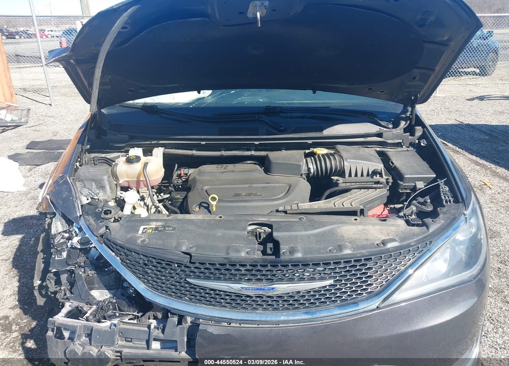 2020 CHRYSLER PACIFICA TOURING L VIN: 2C4RC1BG4LR128119