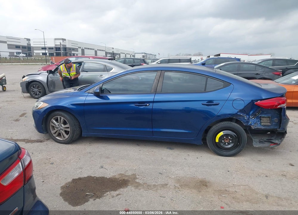 2017 HYUNDAI ELANTRA SE VIN: 5NPD84LF0HH069481