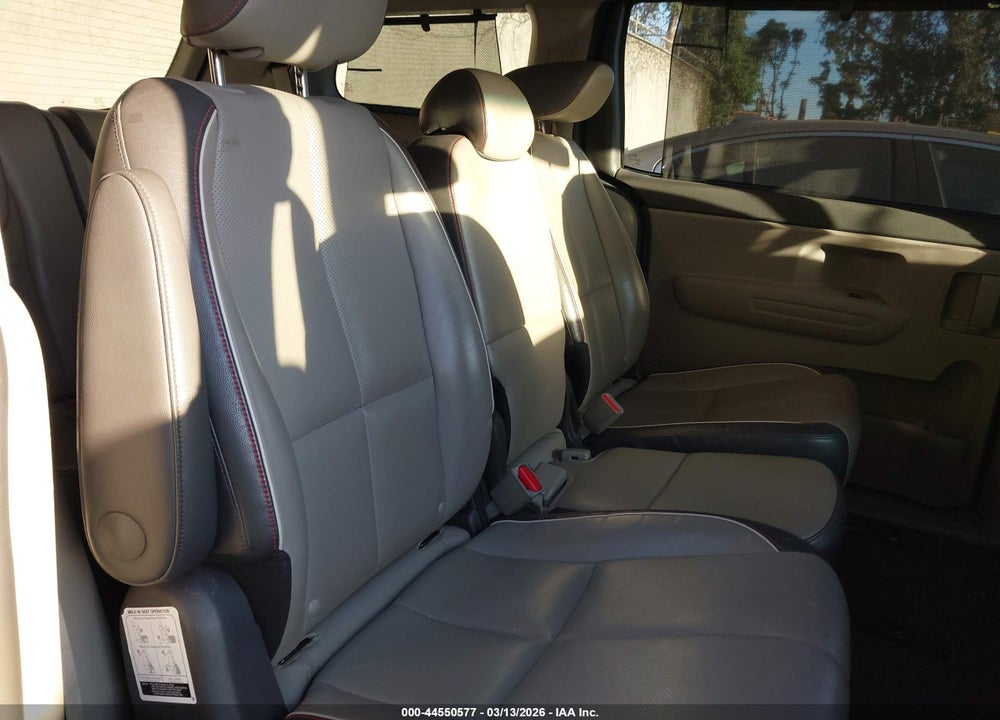 2017 KIA SEDONA LX VIN: KNDMB5C1XH6251324