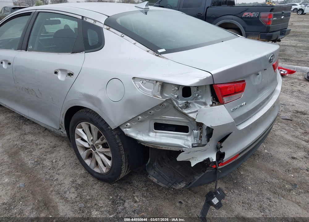 2018 KIA OPTIMA LX VIN: 5XXGT4L33JG259178