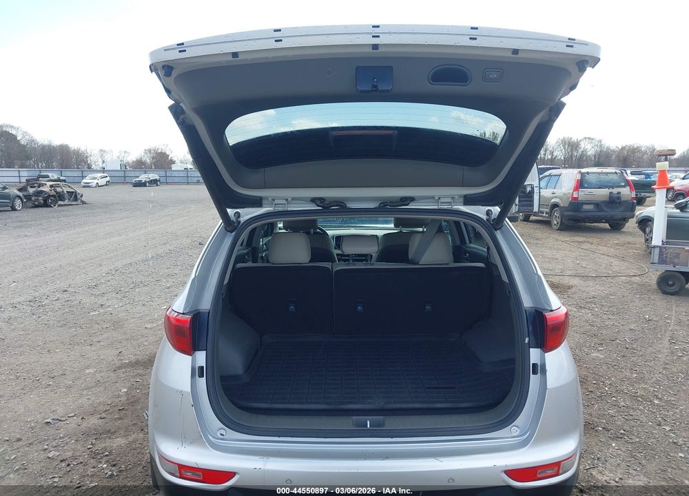2018 KIA SPORTAGE EX VIN: KNDPN3AC0J7396028