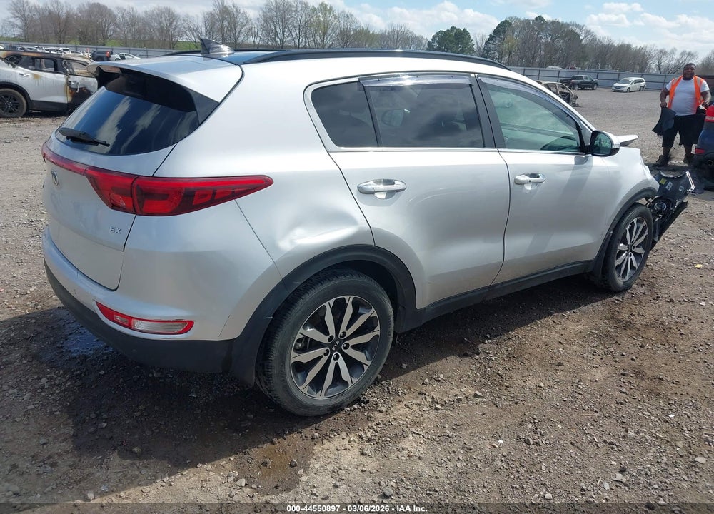 2018 KIA SPORTAGE EX VIN: KNDPN3AC0J7396028