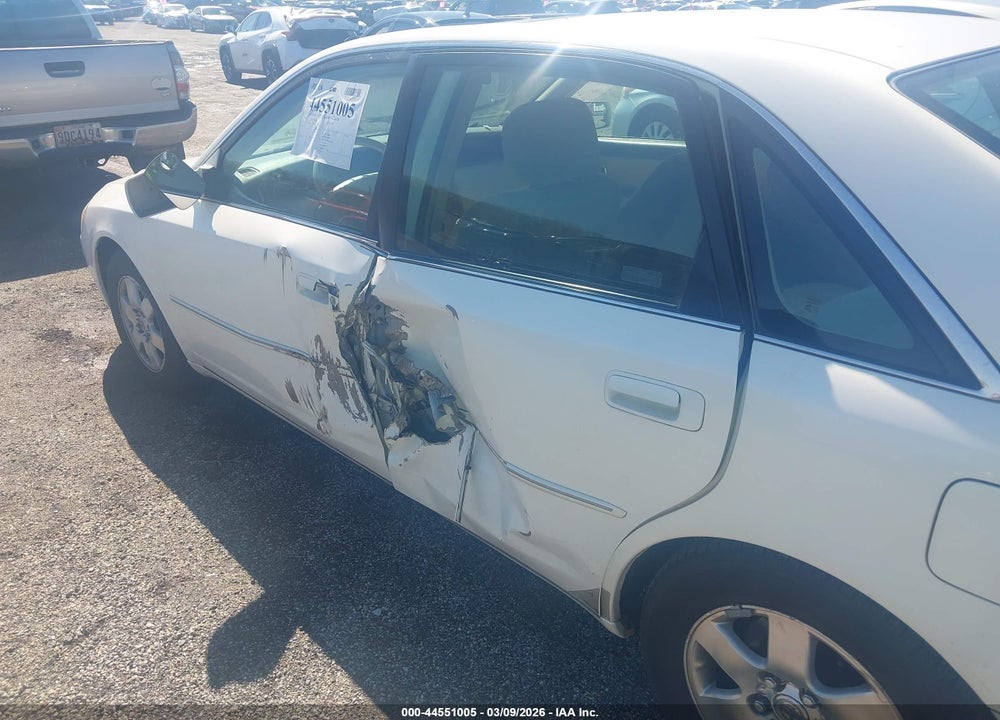 2000 TOYOTA AVALON XL VIN: 4T1BF28B2YU002423