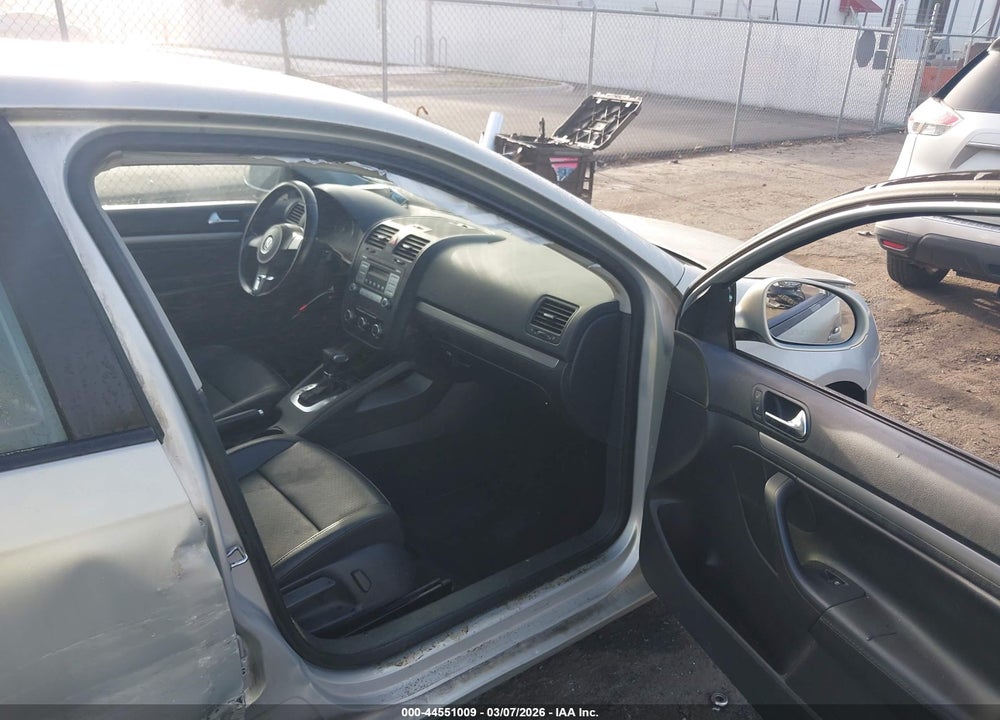 2010 VOLKSWAGEN JETTA LIMITED EDITION VIN: 3VWAZ7AJ8AM104404