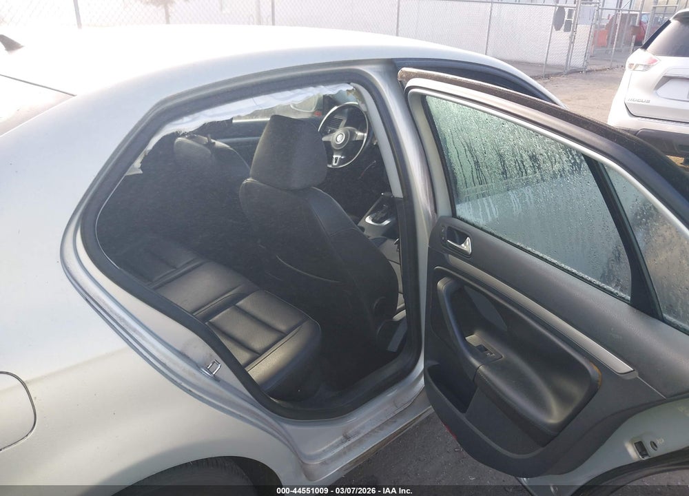 2010 VOLKSWAGEN JETTA LIMITED EDITION VIN: 3VWAZ7AJ8AM104404
