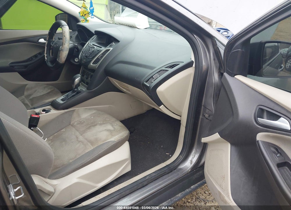 2014 FORD FOCUS VIN: 1FADP3F27EL244652