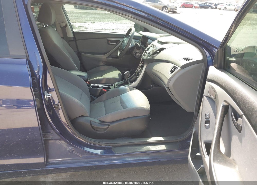 2014 HYUNDAI ELANTRA SE VIN: 5NPDH4AE0EH521452