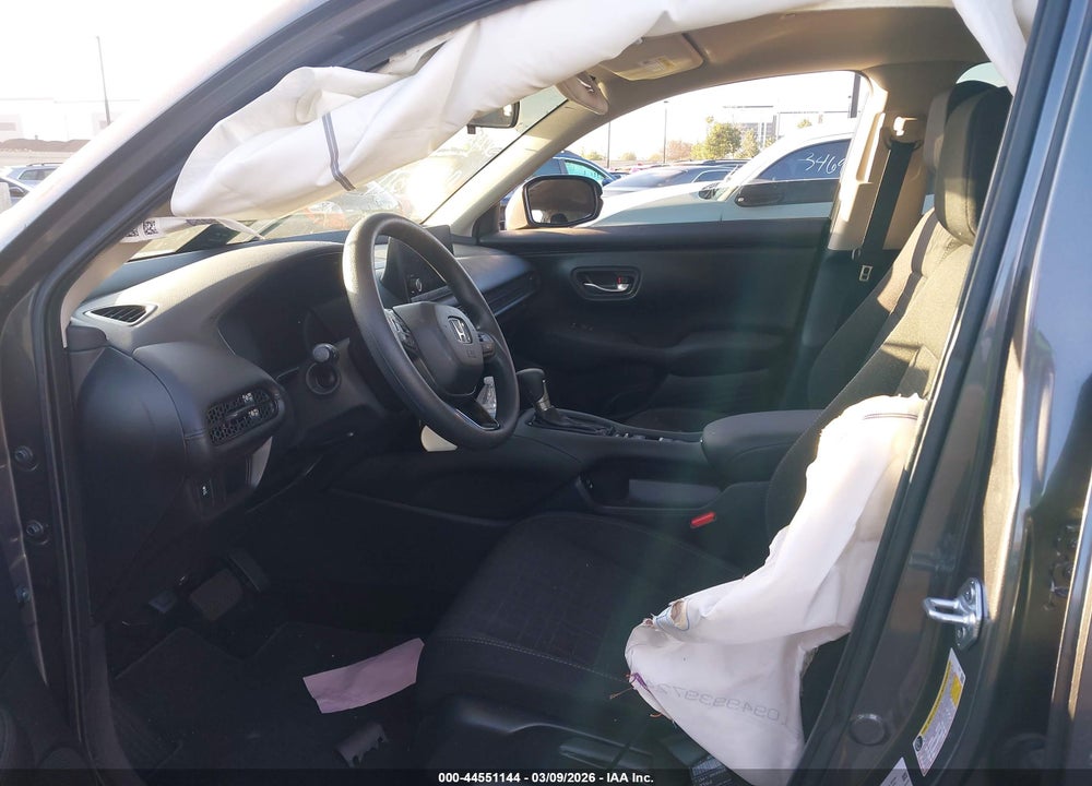 2025 HONDA HR-V 2WD LX VIN: 3CZRZ1H33SM729959