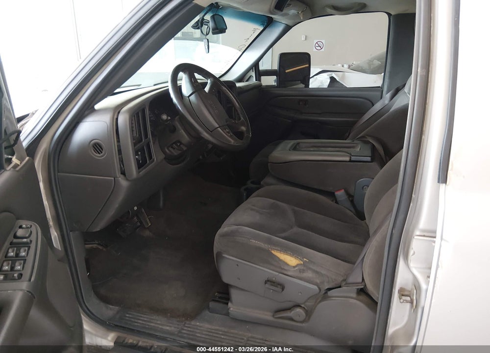 2004 GMC SIERRA 1500 SLE VIN: 2GTEK13T741393744