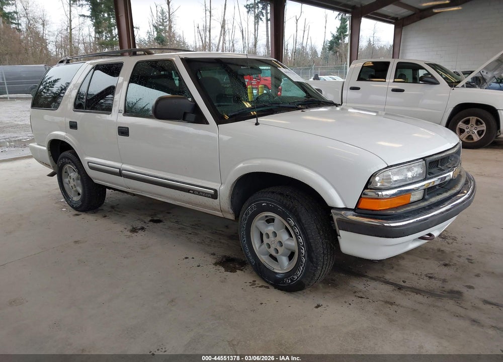 2001 CHEVROLET BLAZER LS VIN: 1GNDT13W812206341