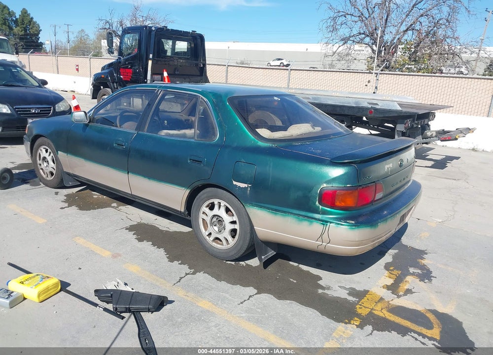 1995 TOYOTA CAMRY LE VIN: JT2GK12E7S0121238