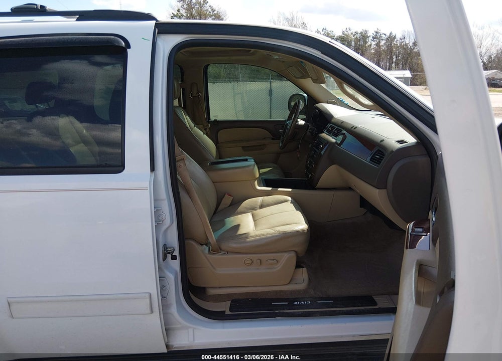 2010 CHEVROLET TAHOE LT VIN: 1GNUCBE07AR265547