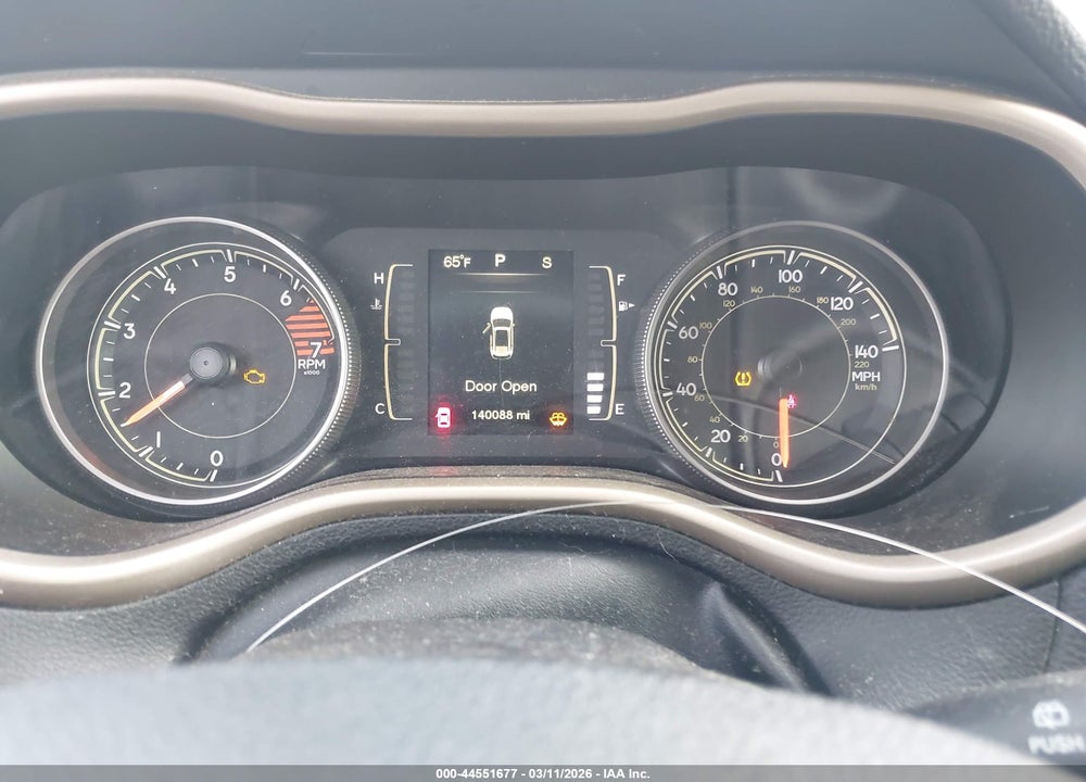 2016 JEEP CHEROKEE ALTITUDE VIN: 1C4PJLCB2GW184696