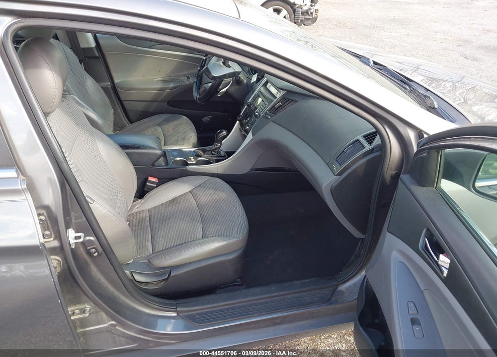 2011 HYUNDAI SONATA SE VIN: 5NPEC4AC6BH043342