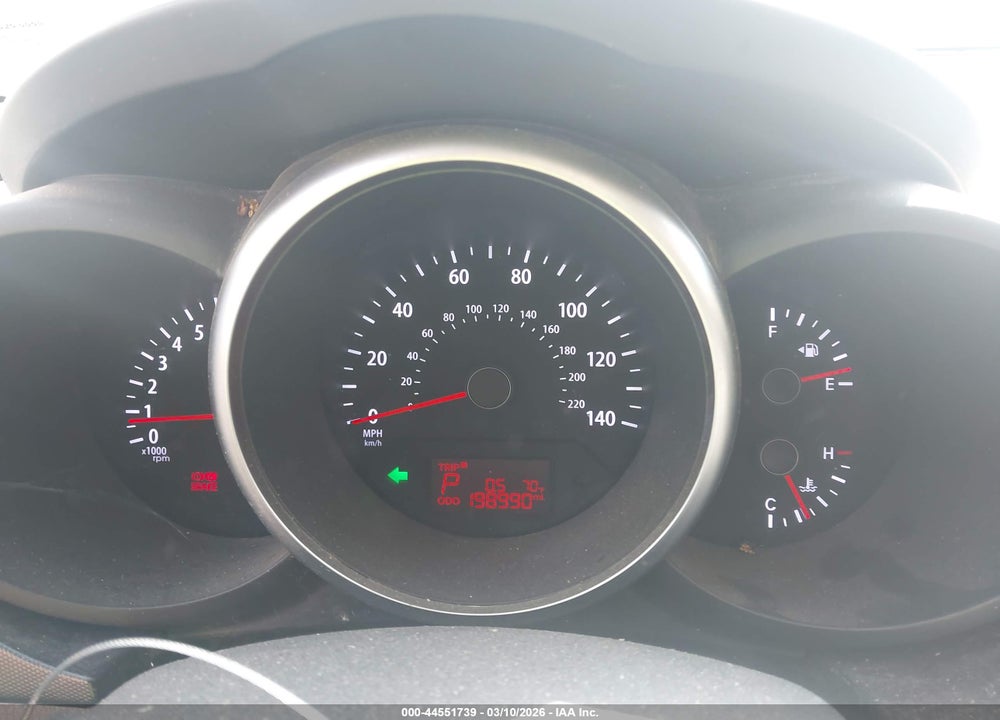 2013 KIA SOUL + VIN: KNDJT2A66D7753832