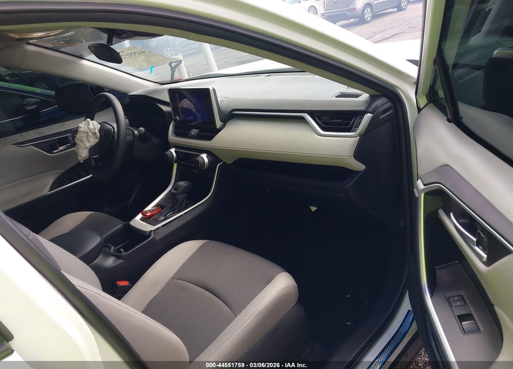 2025 TOYOTA RAV4 XLE VIN: 2T3W1RFVXSW370093