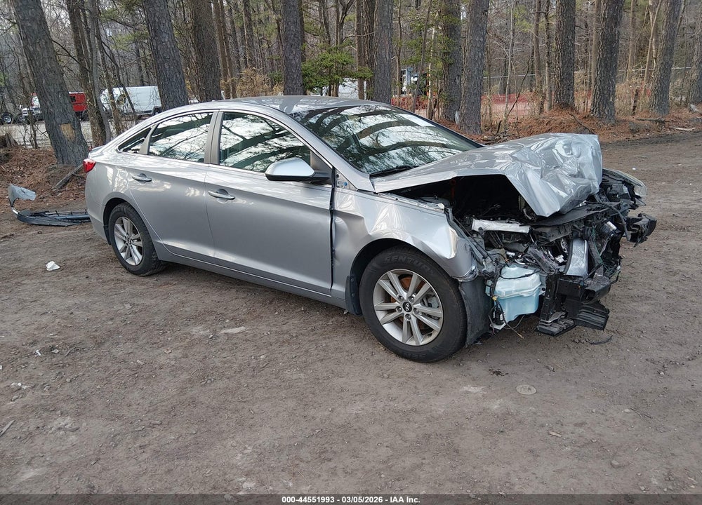 2015 HYUNDAI SONATA SE VIN: 5NPE24AF8FH152484