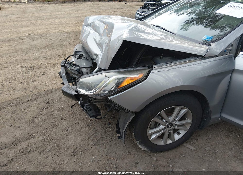 2015 HYUNDAI SONATA SE VIN: 5NPE24AF8FH152484