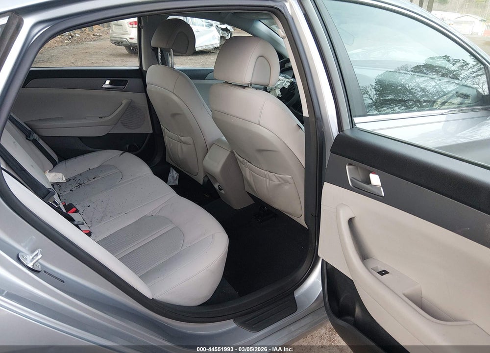 2015 HYUNDAI SONATA SE VIN: 5NPE24AF8FH152484