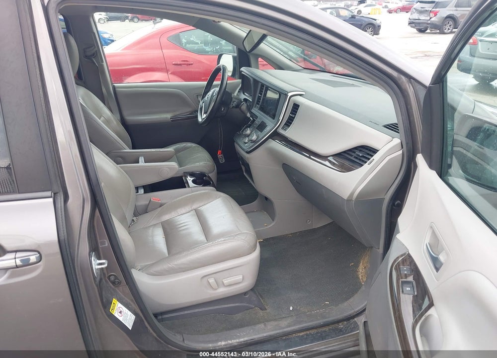 2016 TOYOTA SIENNA XLE 8 PASSENGER VIN: 5TDYK3DC7GS706022