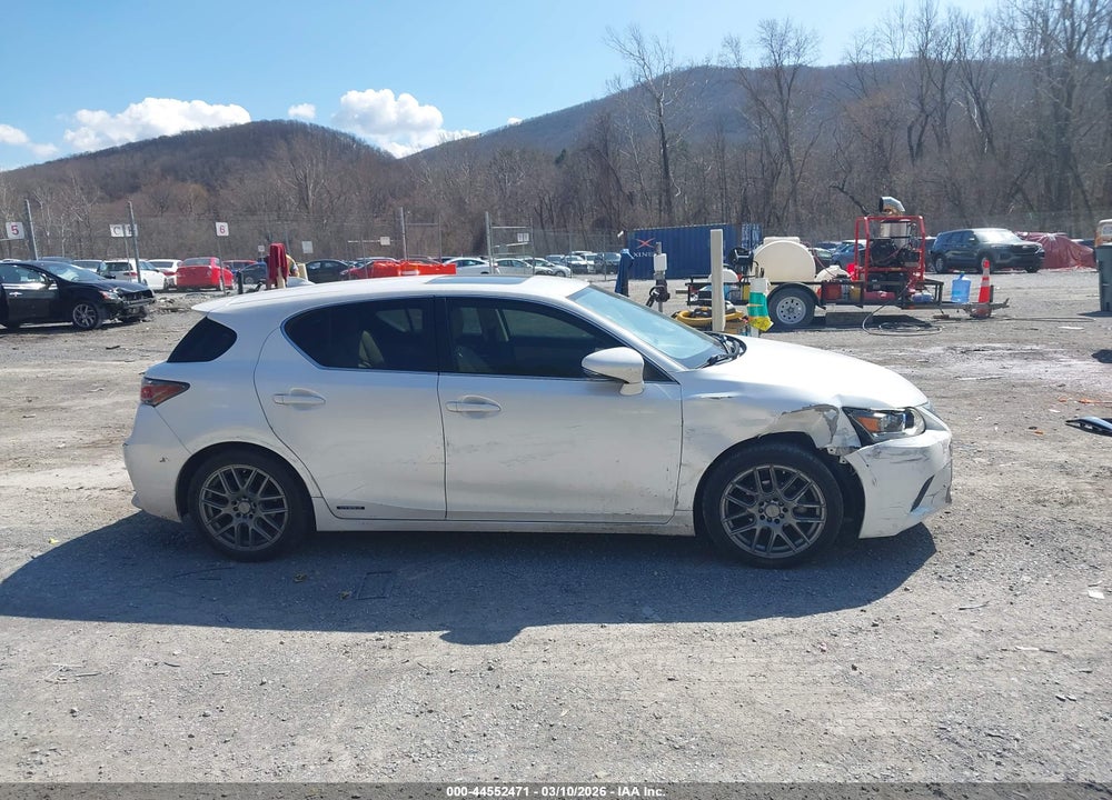 2015 LEXUS CT 200H VIN: JTHKD5BH2F2218997