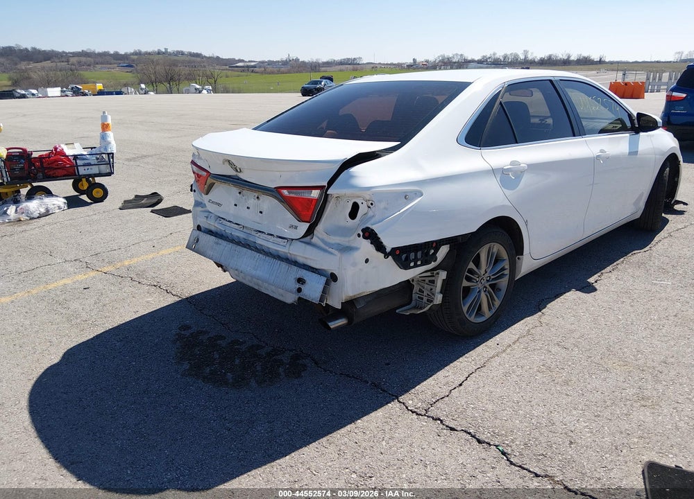 2015 TOYOTA CAMRY SE VIN: 4T1BF1FK5FU009361
