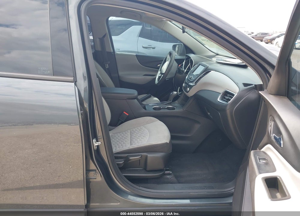2019 CHEVROLET EQUINOX LS VIN: 3GNAXHEV7KS630121