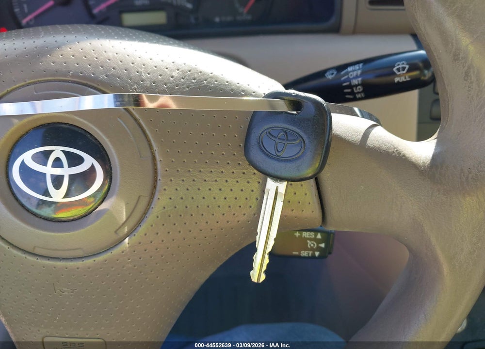 2005 TOYOTA COROLLA CE VIN: 1NXBR32E95Z459211