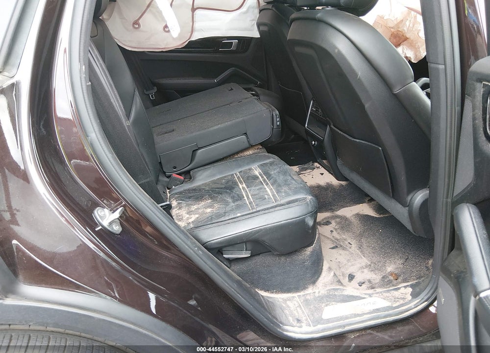 2019 PORSCHE CAYENNE VIN: WP1AA2AYXKDA02530