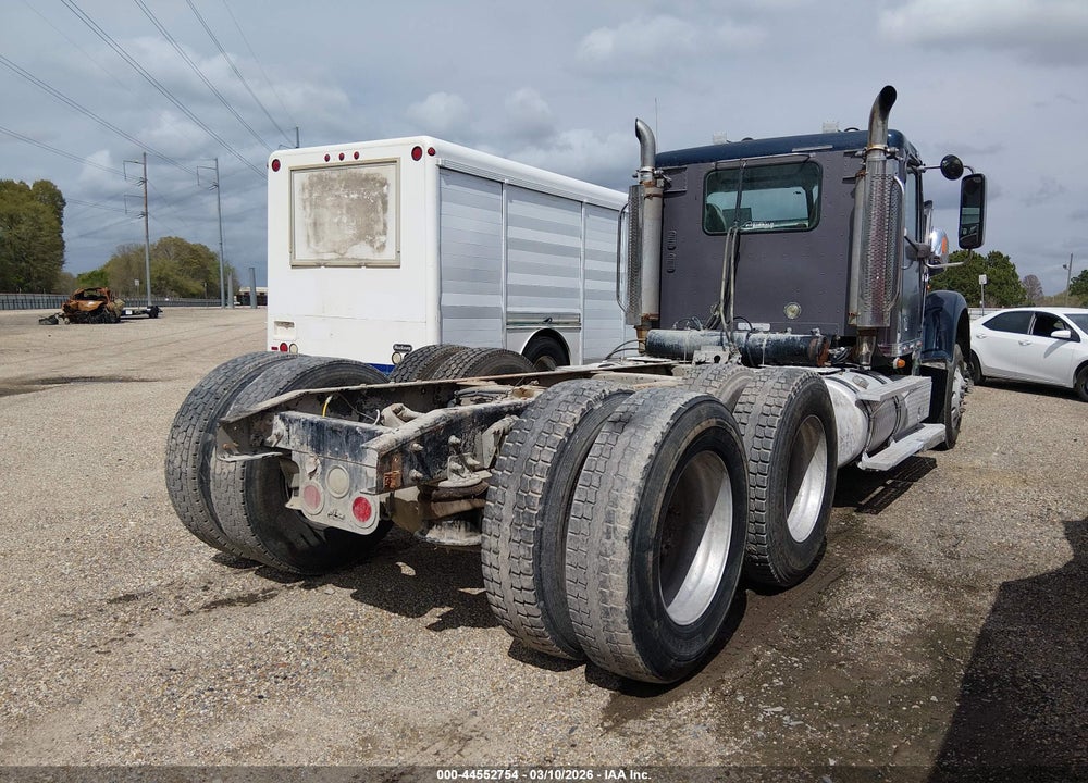 2014 FREIGHTLINER CONVENTIONAL CORONADO 132 VIN: 3ALXFB00XEDFW7850