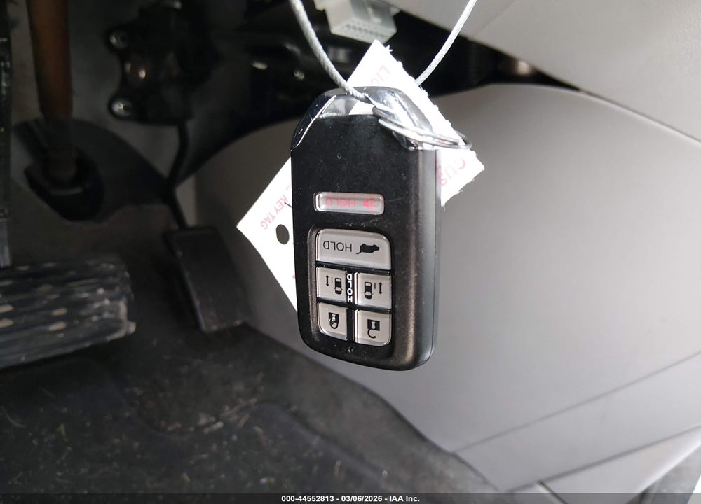 2015 HONDA ODYSSEY EX-L VIN: 5FNRL5H65FB042632