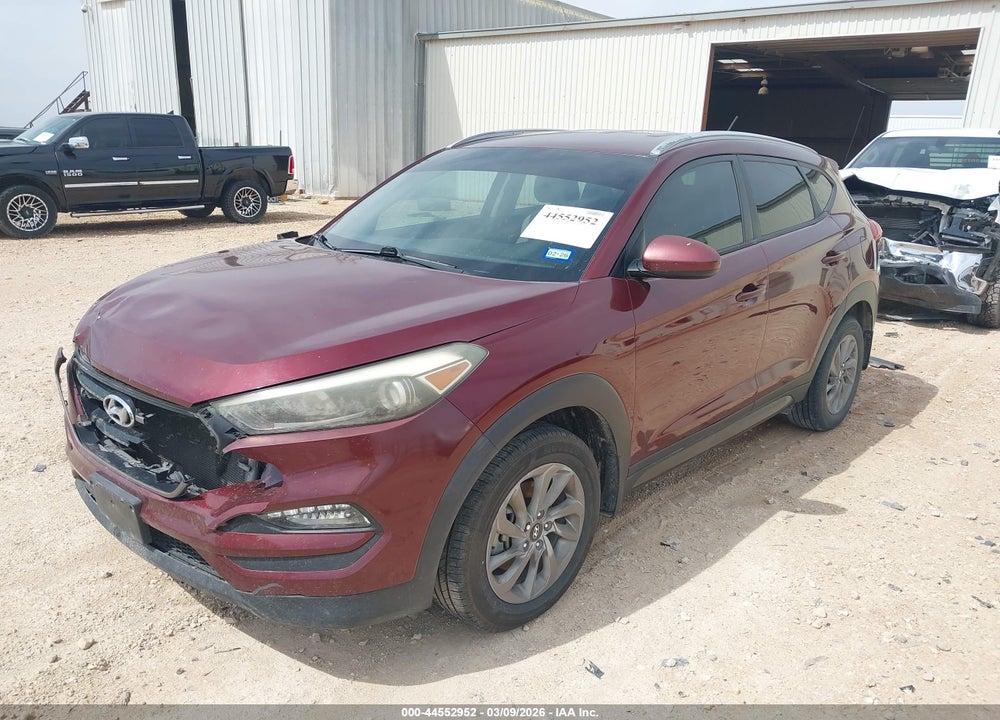 2016 HYUNDAI TUCSON SE VIN: KM8J33A40GU107739