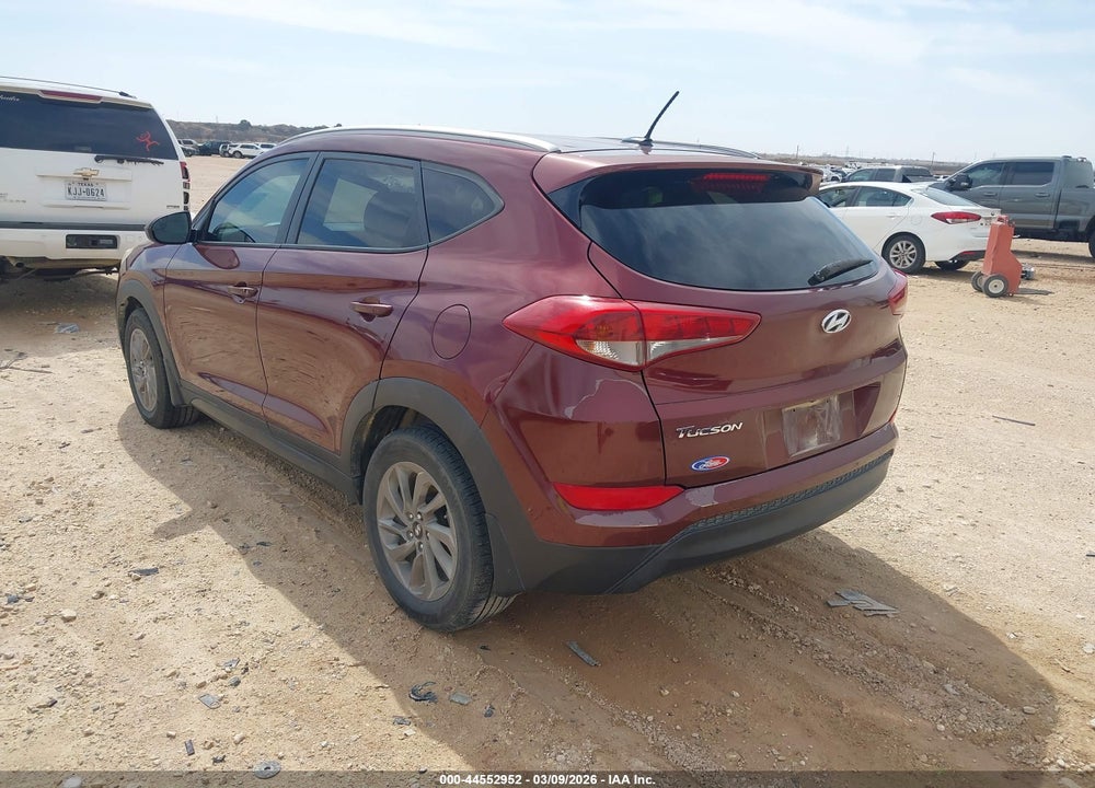 2016 HYUNDAI TUCSON SE VIN: KM8J33A40GU107739