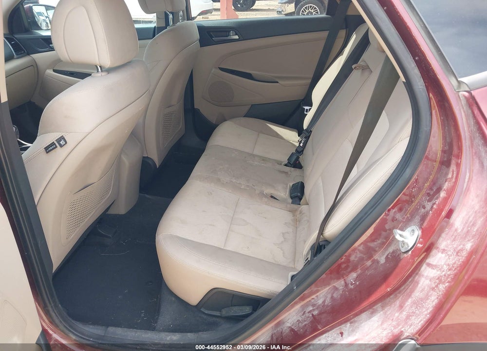 2016 HYUNDAI TUCSON SE VIN: KM8J33A40GU107739