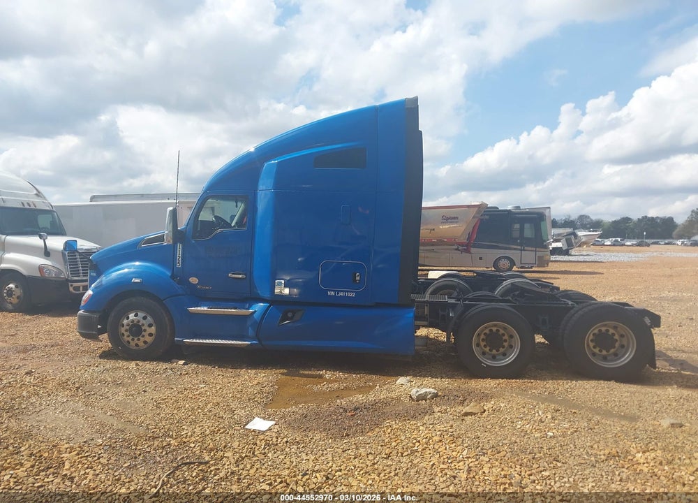 2020 KENWORTH T680 VIN: 1XKYDP9XXLJ411022