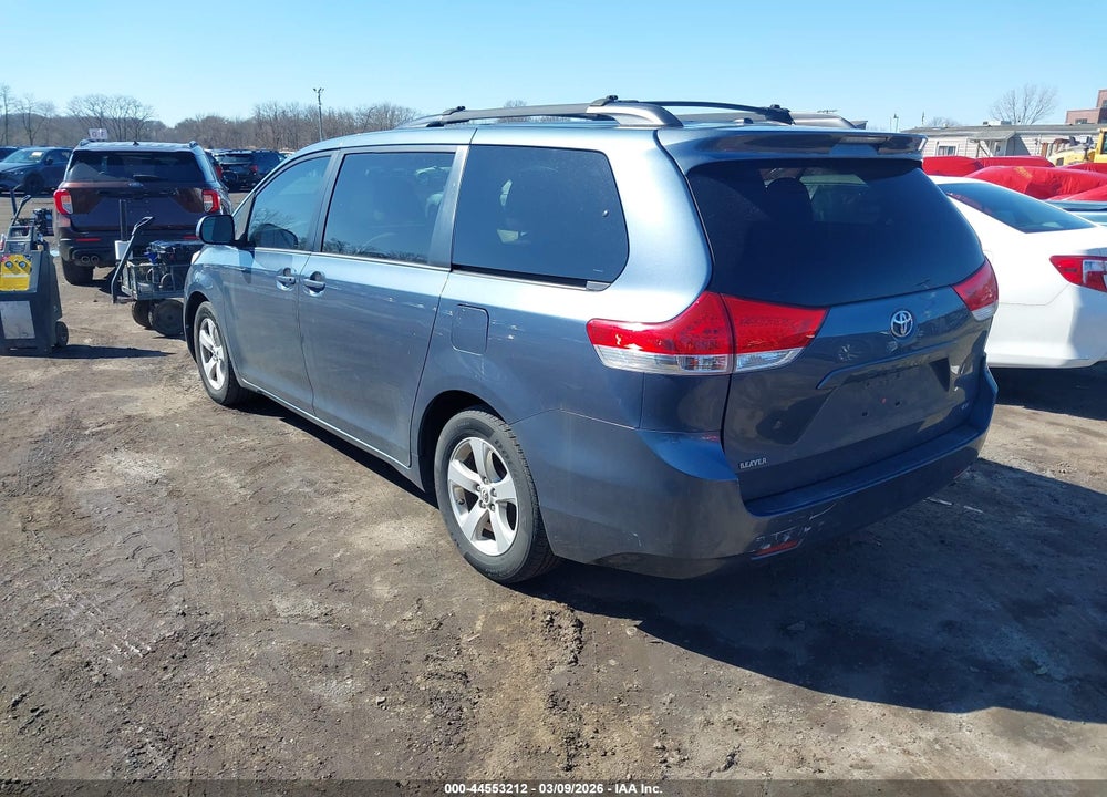 2014 TOYOTA SIENNA LE V6 8 PASSENGER VIN: 5TDKK3DC6ES474175