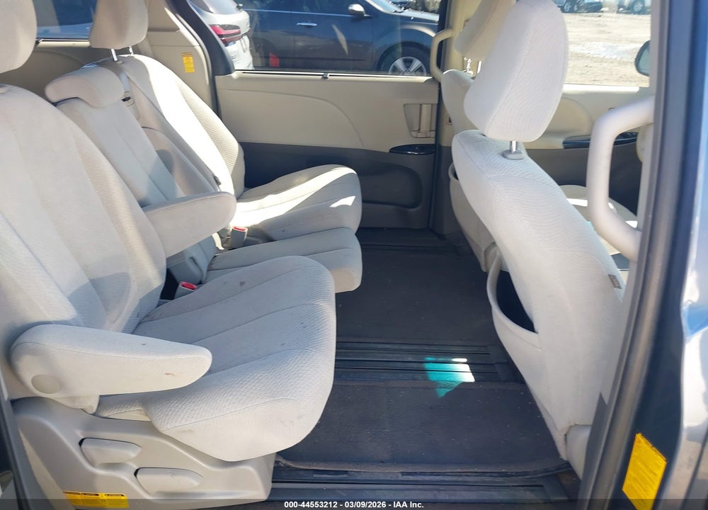 2014 TOYOTA SIENNA LE V6 8 PASSENGER VIN: 5TDKK3DC6ES474175