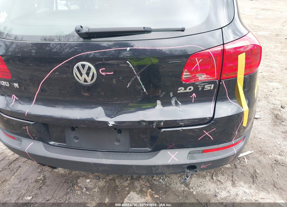 2013 VOLKSWAGEN TIGUAN S VIN: WVGAV3AX0DW615178