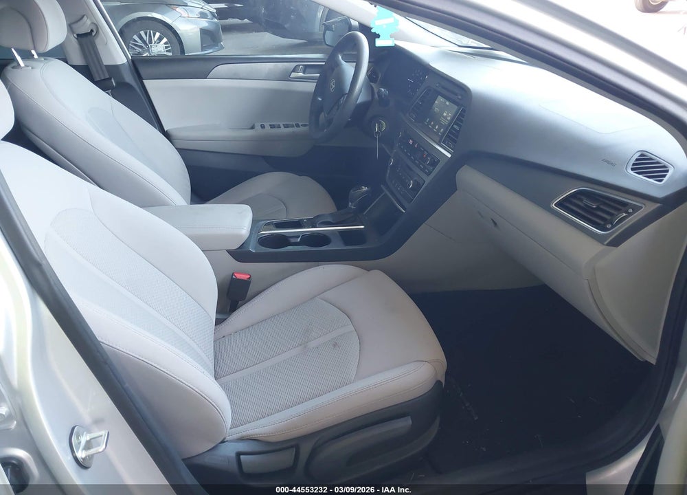 2016 HYUNDAI SONATA SE VIN: 5NPE24AF7GH304420