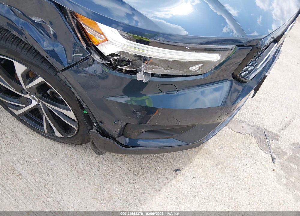2022 VOLVO XC40 T4 R-DESIGN VIN: YV4AC2HMXN2646136