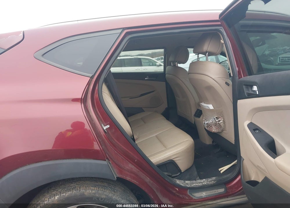 2016 HYUNDAI TUCSON LIMITED VIN: KM8J3CA25GU088622